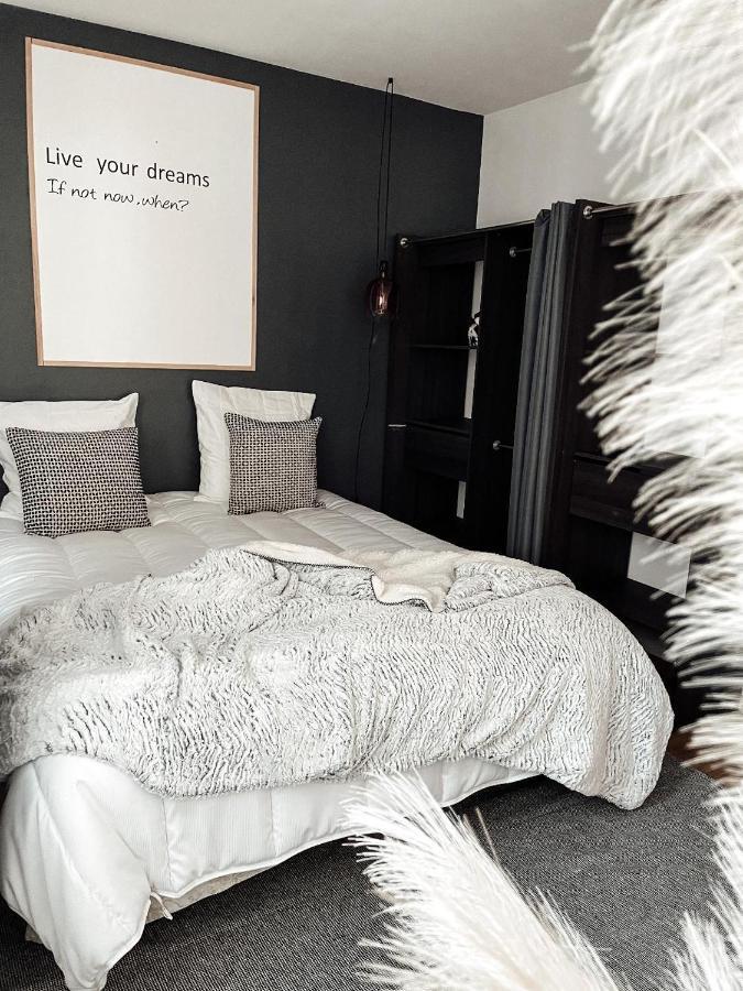 Le Cocon Blanc Metz - T2 - Parking Prive - Balcon - Nouvelle Ville, Gare מראה חיצוני תמונה